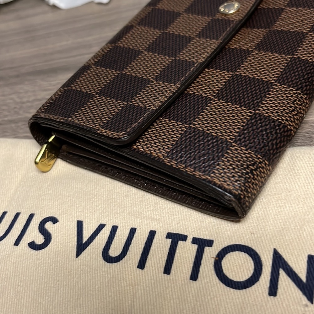Louis Vuitton Wallet - Damier - Picture 3 of 17